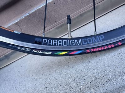 Bontrager Paradigm Comp front 700c wheel