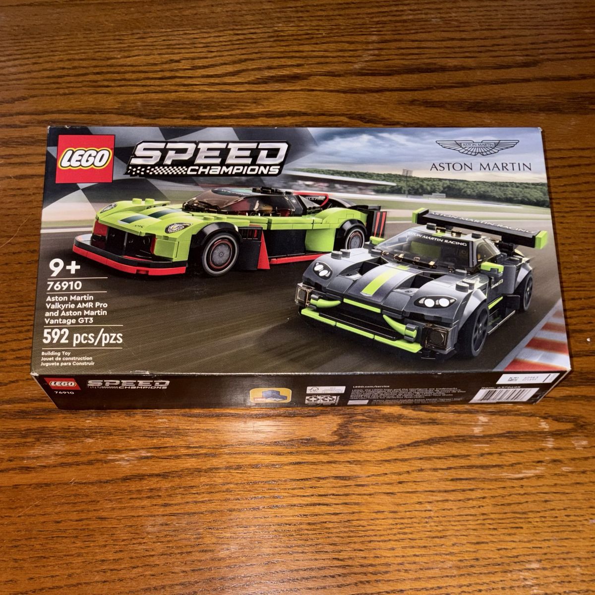 LEGO Speed Champion Duos 76910 Aston Martin Valkyrie AMR Pro and Aston Martin Vantage GT3