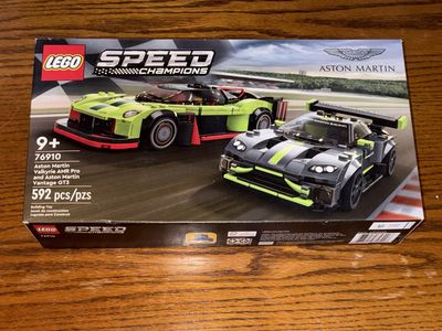 LEGO Speed Champion Duos 76910 Aston Martin Valkyrie AMR Pro and Aston Martin Vantage GT3