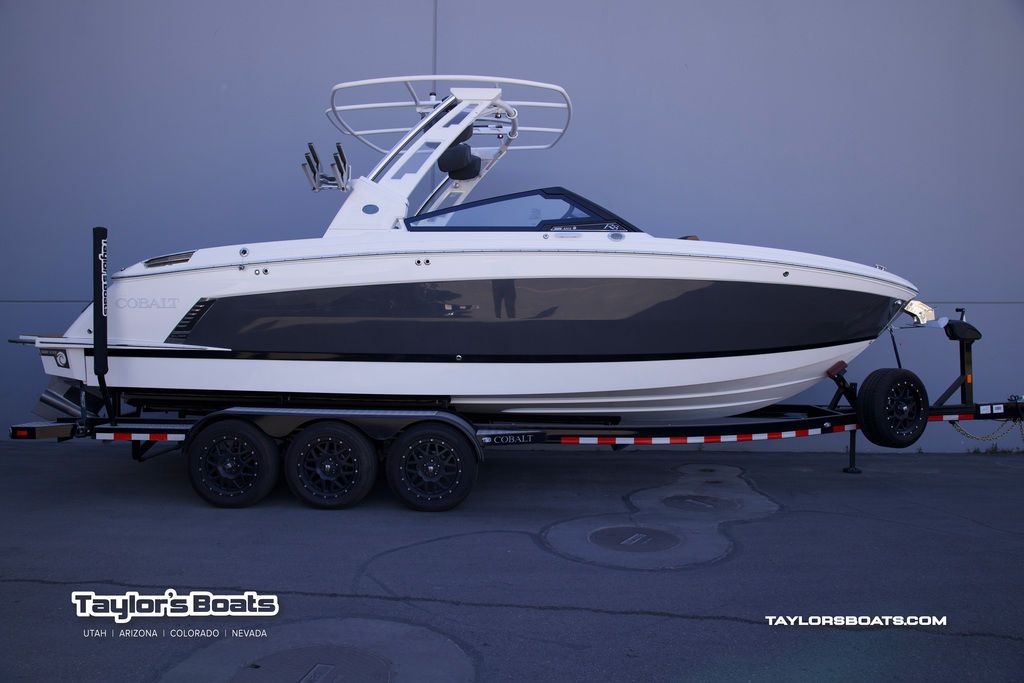 2024 Cobalt Boats R8 Surf