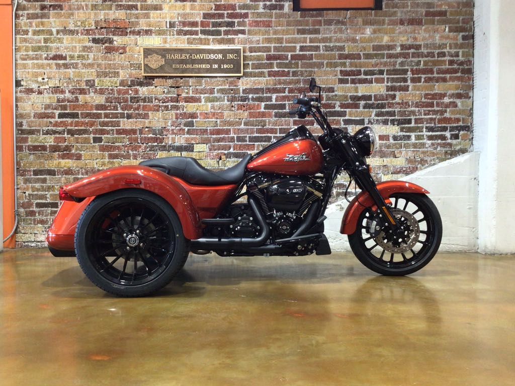 2025 HARLEY-DAVIDSON FREEWHEELER FLRT