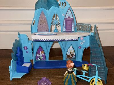 Disney Anna on a Bike Playset