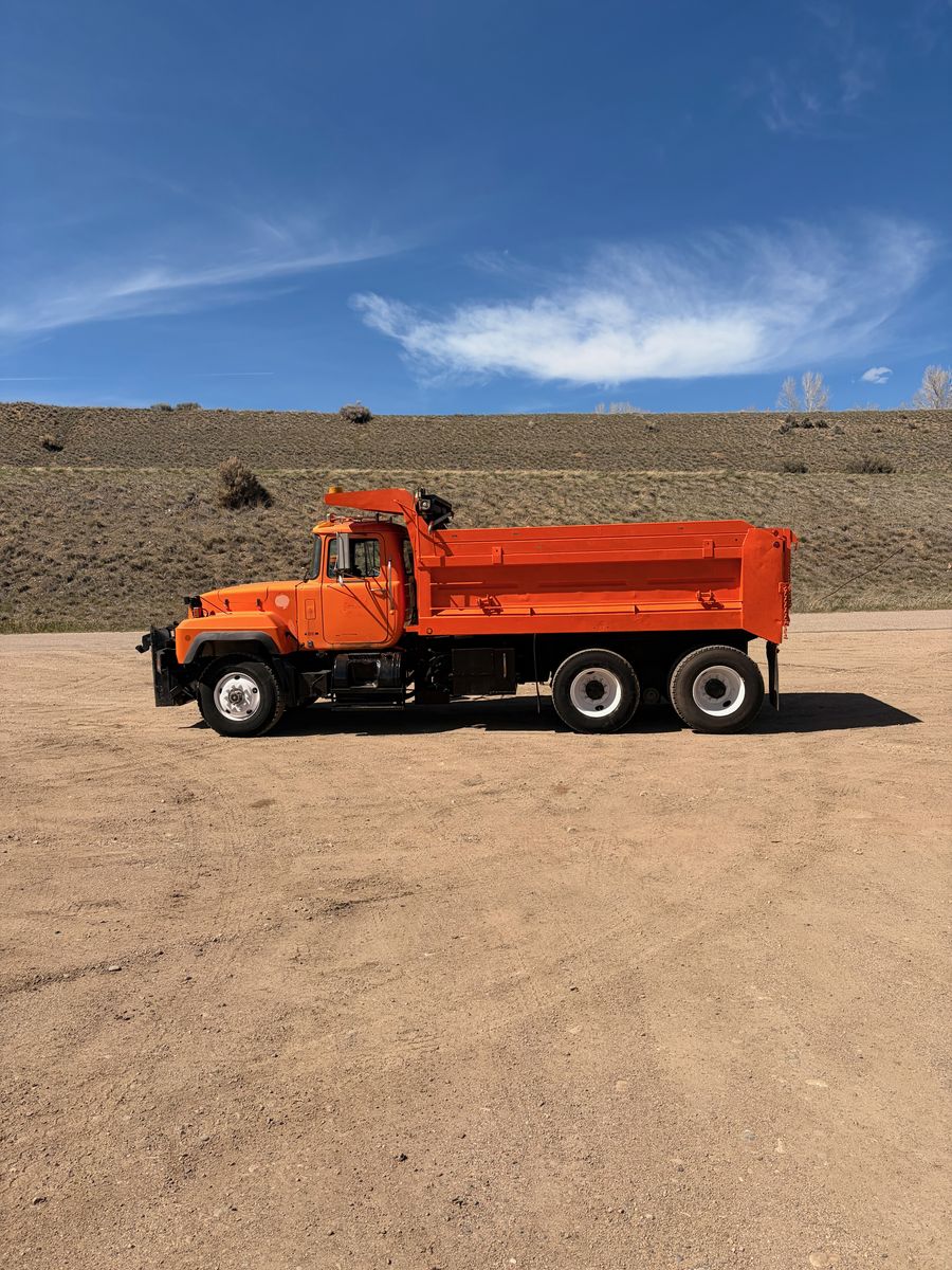 1999 Mack RD688S T/A Dump Truck