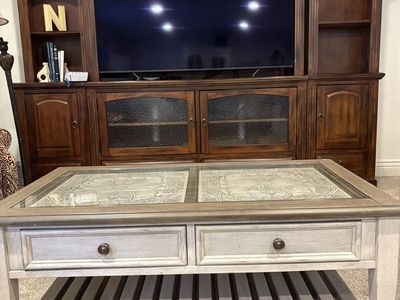 Stunning 6 piece entertainment center