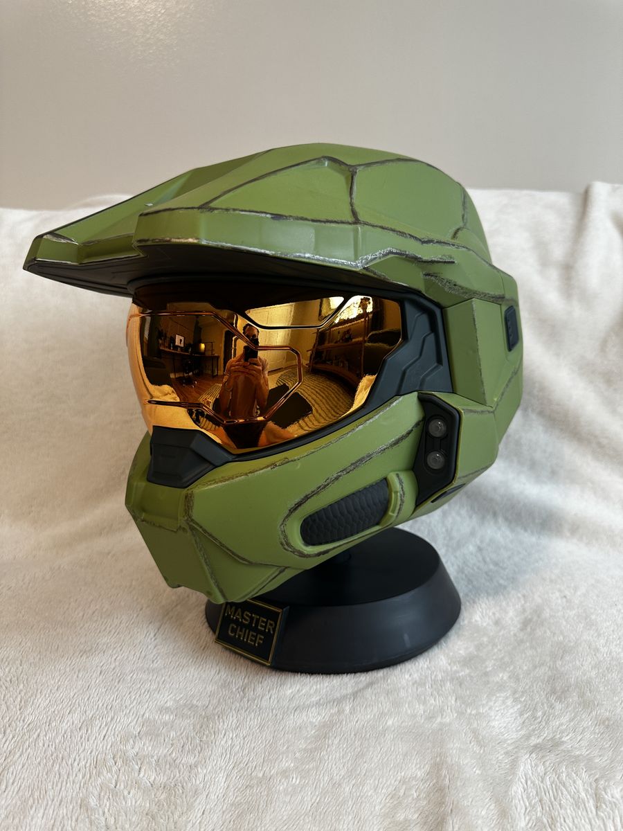 Jazwares Halo Master Chief Deluxe Helmet with Stand & LED Lights — Like New
