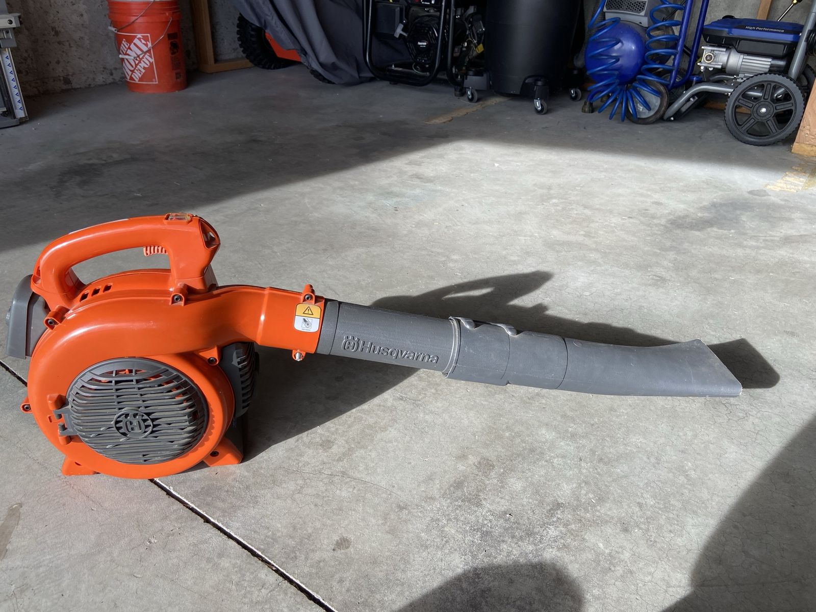 Husqvarna 125B 28cc Gas-Powered Handheld Leaf Blower - Orange, used