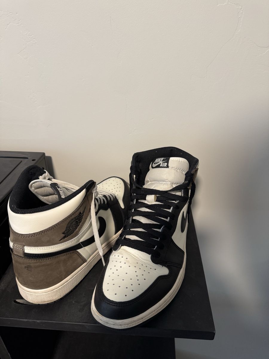 Nike Air Jordan 1 High Mocha, Size 12