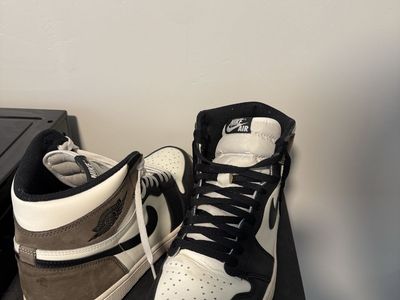 Nike Air Jordan 1 High Mocha, Size 12