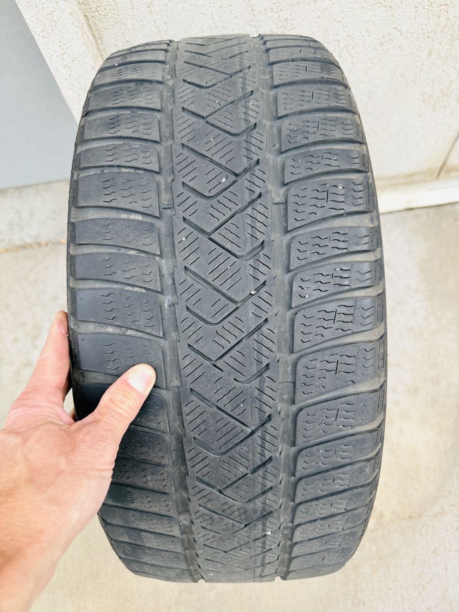 Pirelli Winter Sottozero Snow Tires 235/45 R18 Set of 4