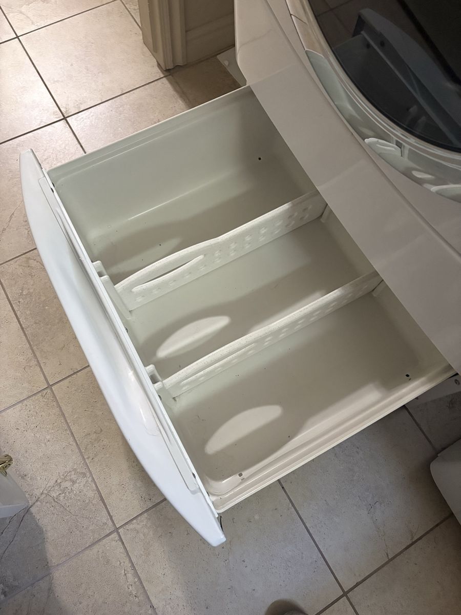 Main image 6