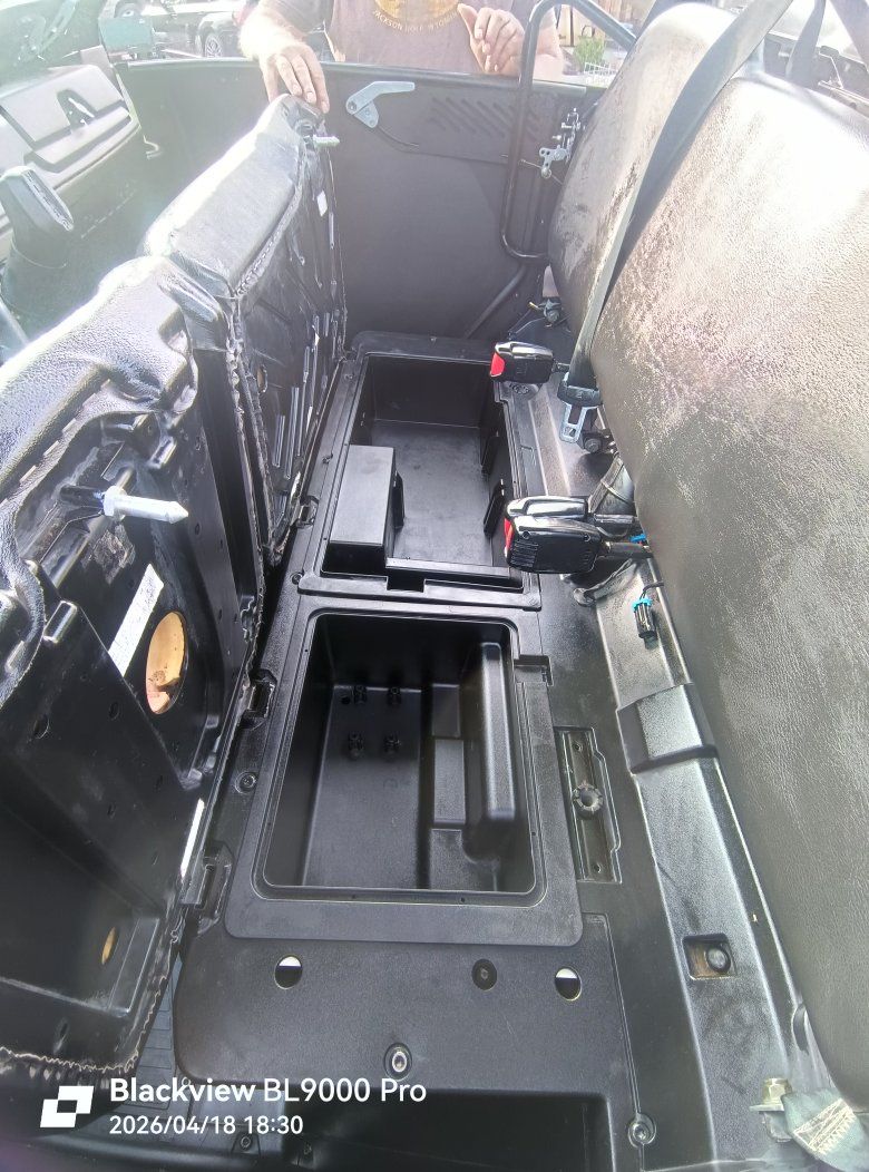 Main image 9