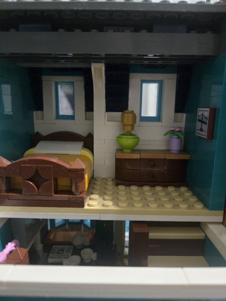 Main image 4
