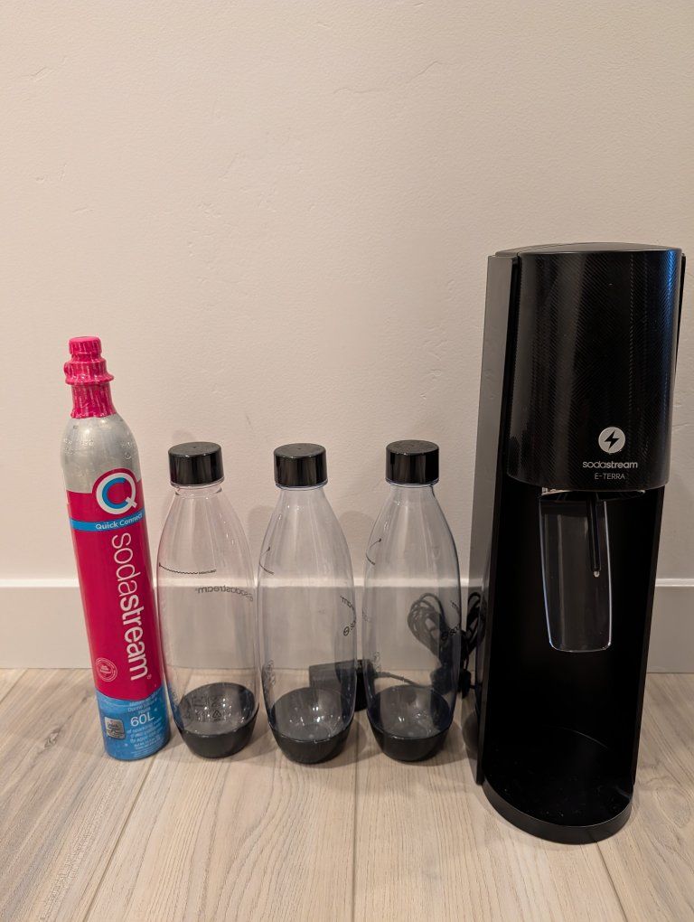 SodaStream E-Terra with 3 Bottles and CO2 Cylinder