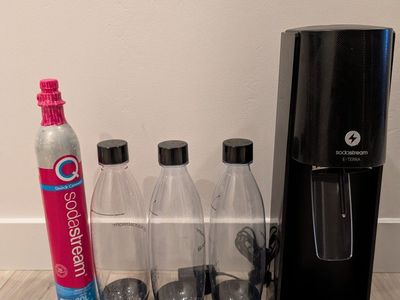 SodaStream E-Terra with 3 Bottles and CO2 Cylinder