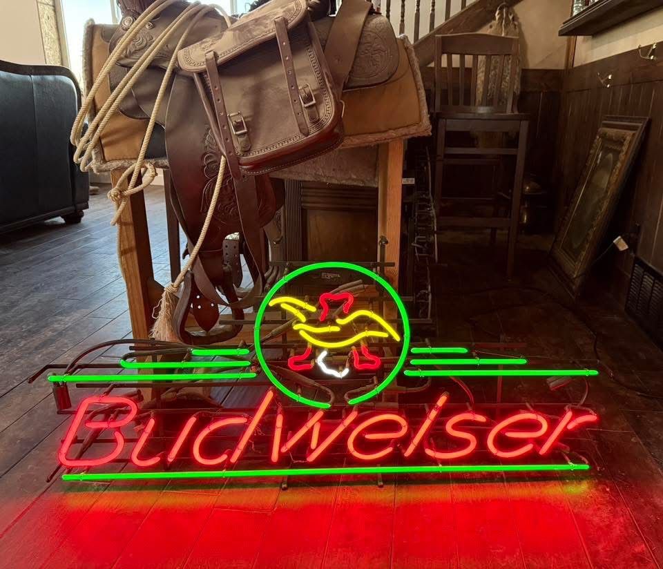 Vintage Budweiser Neon Sign Works!