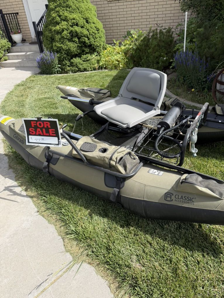 Pontoon Boat