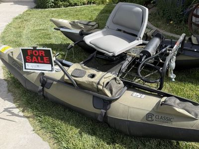 Pontoon Boat