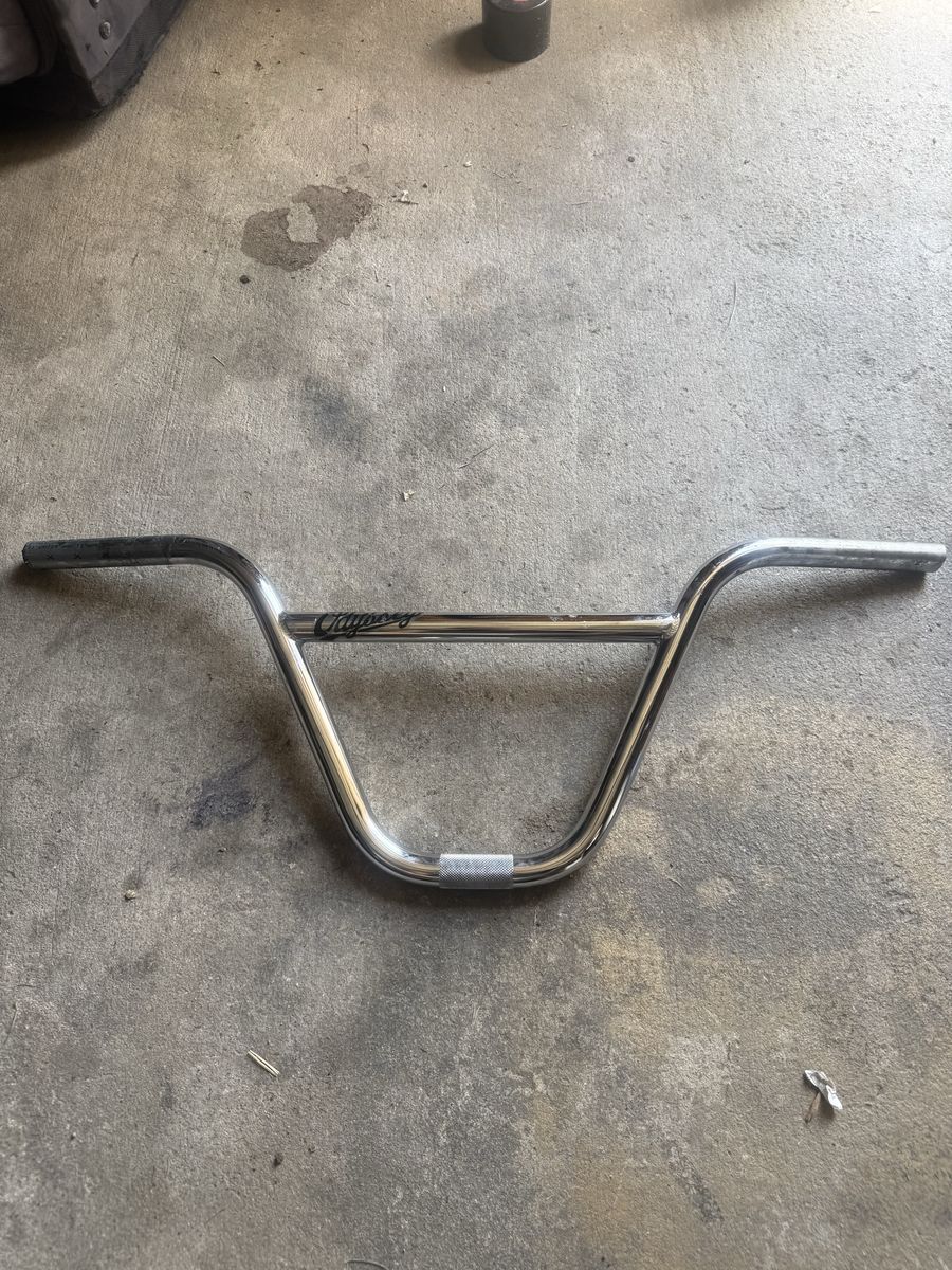 Chrome odyssey Boss Signature Handlebars & Éclat Pulsar Grips