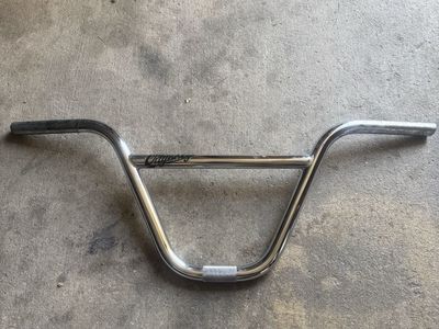 Chrome odyssey Boss Signature Handlebars & Éclat Pulsar Grips