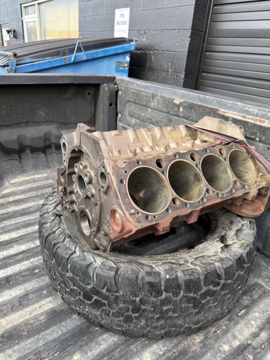 GM 350 4-Bolt Main block
