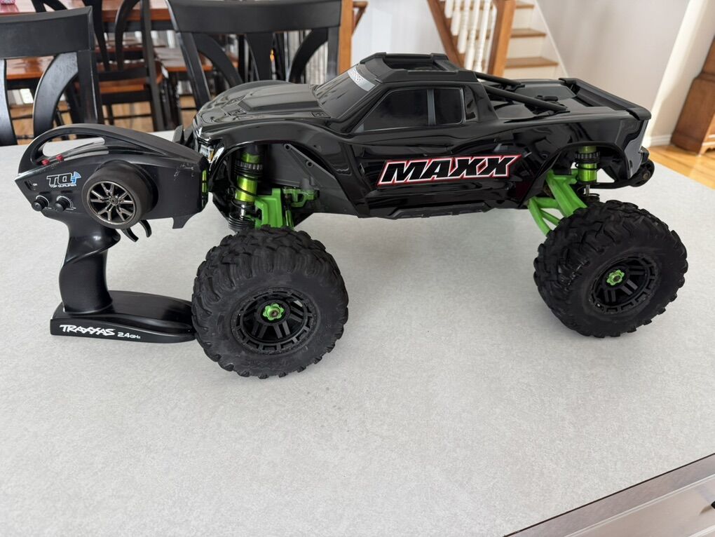 Traxxas Maxx V2 (wide)