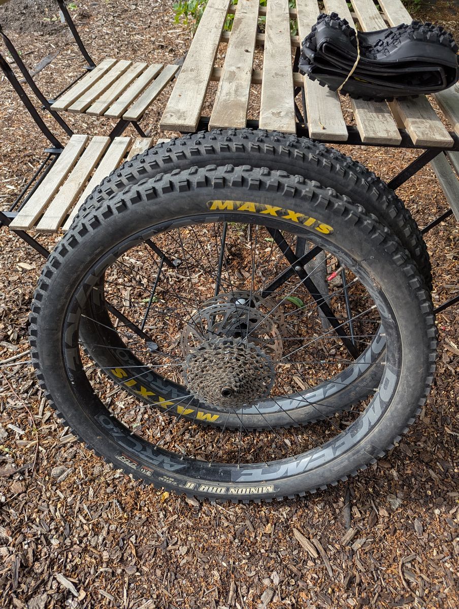 MTB 27.5+ Wheelset, Boost, Raceface 40mm Rims, DT Swiss 350 hubs