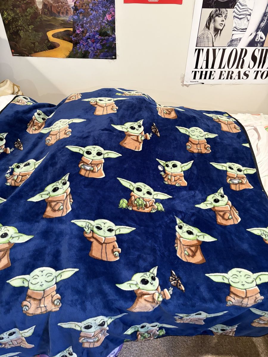 Baby Yoda twin size blanket ￼