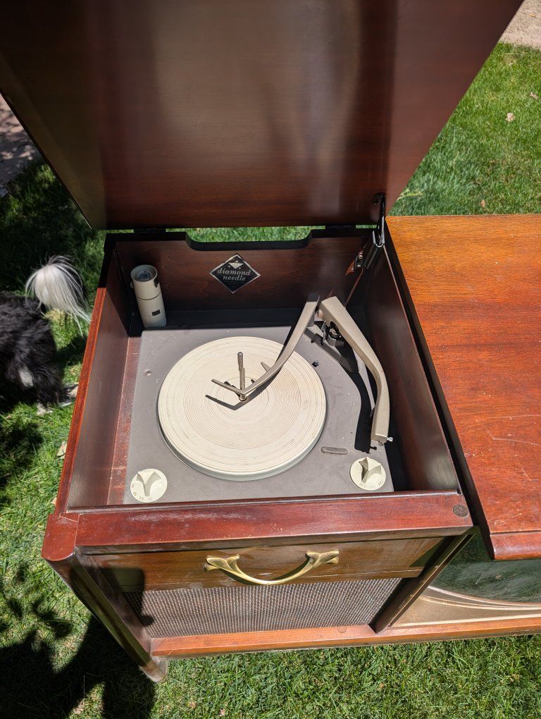 Main image 3