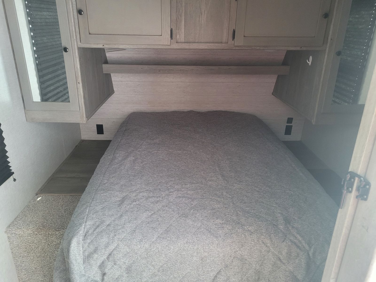 Main image 12
