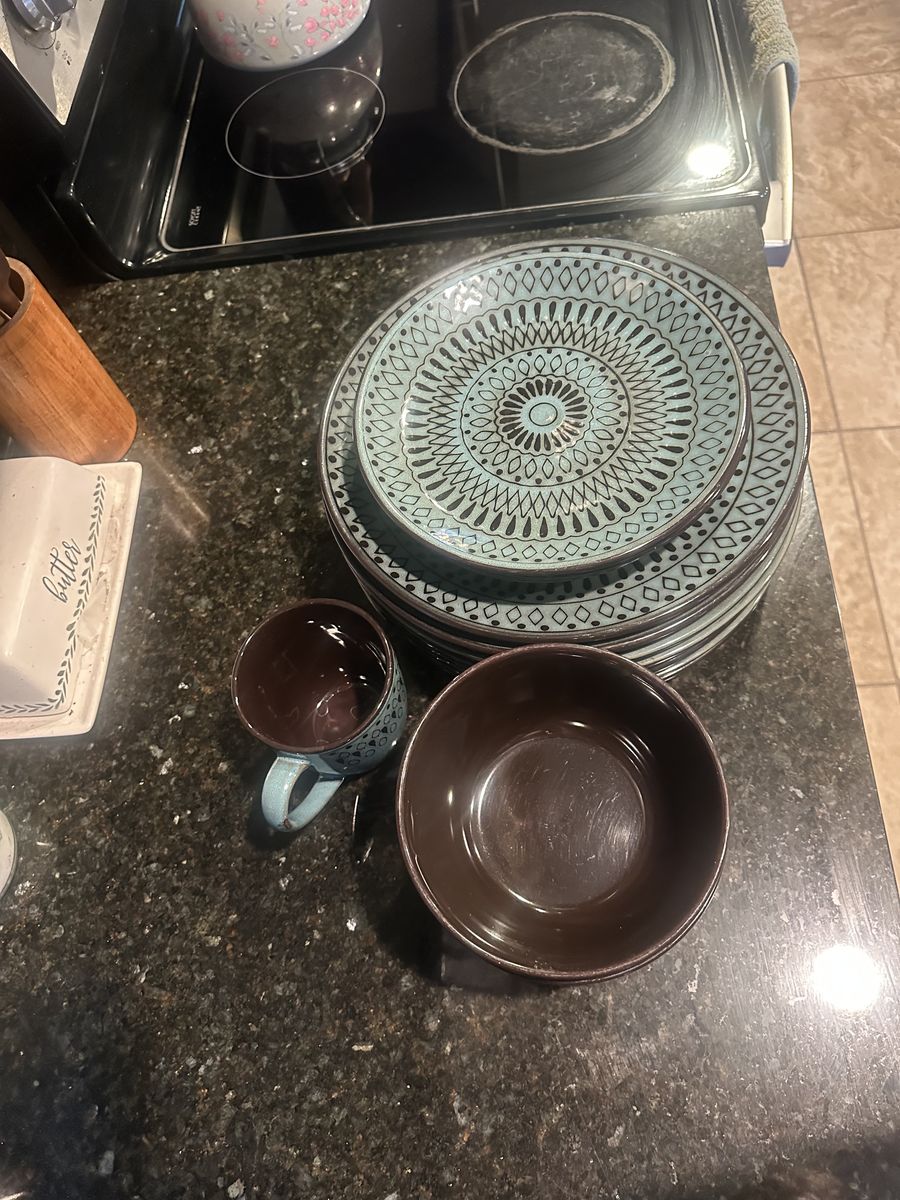 Boho Ceramic Dinnerware Set – Geometric Pattern