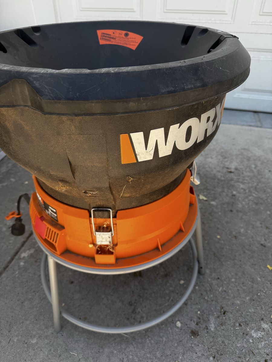 Worx WG430 Electric Leaf Mulcher – 13 Amp Yard Waste Shredder