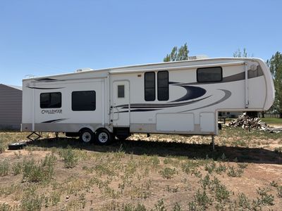 Keystone Challenger 5th Wheel Travel Trailer - Used, Good Condition