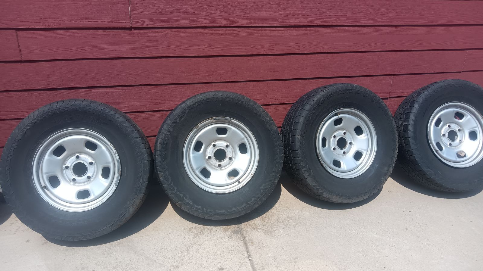 Ram 1500 Wheels and Tires LT 285/70R17