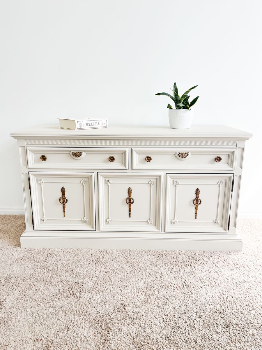 Elegant Vintage Style Buffet/entryway Table