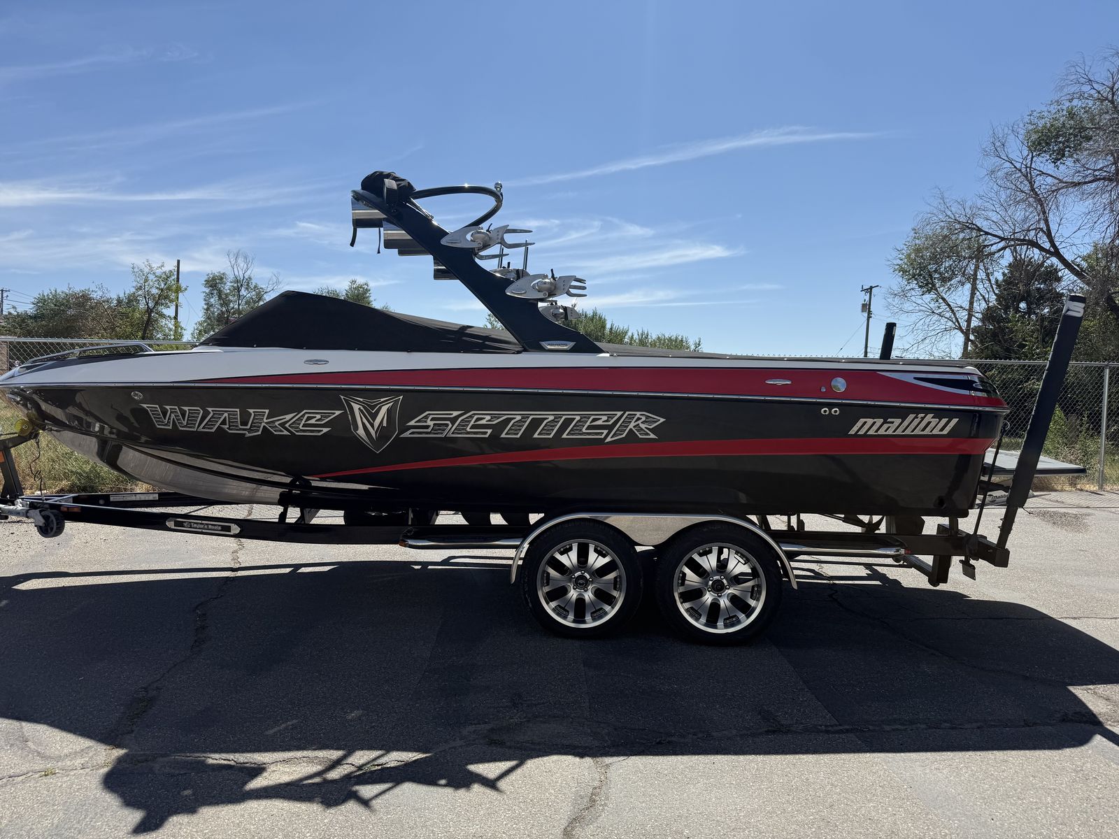2008 Malibu Wakesetter (Ski, Surf, Wakeboard)
