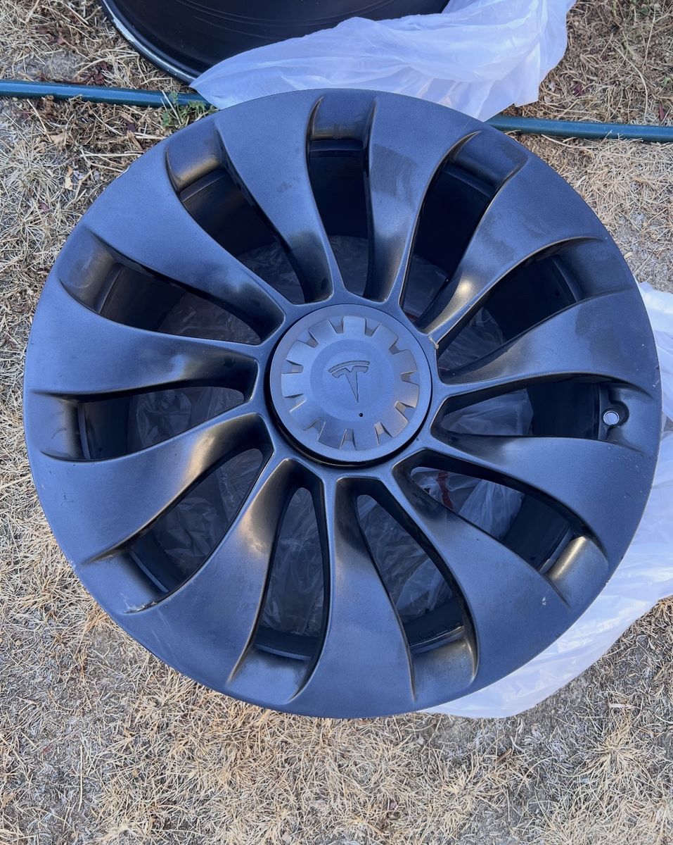 Main image 3
