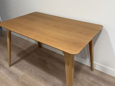 Modern Light Wood Dining Table - Rectangular, Minimalist Design