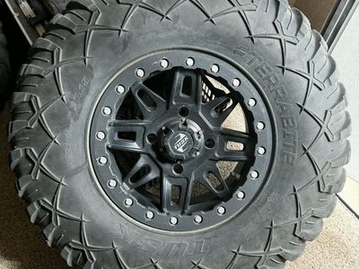 15" beadlock tusks and 32" terrabites
