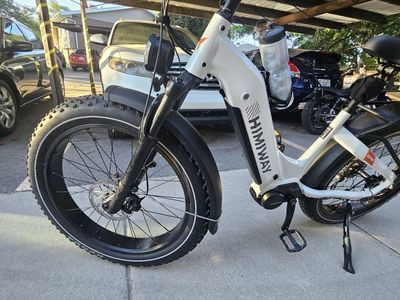 Himiway D5Pro Electric Fat Tire Bike - White, Low Miles, Integrated Rack, 1,400 O.B.O have both keys and charger.