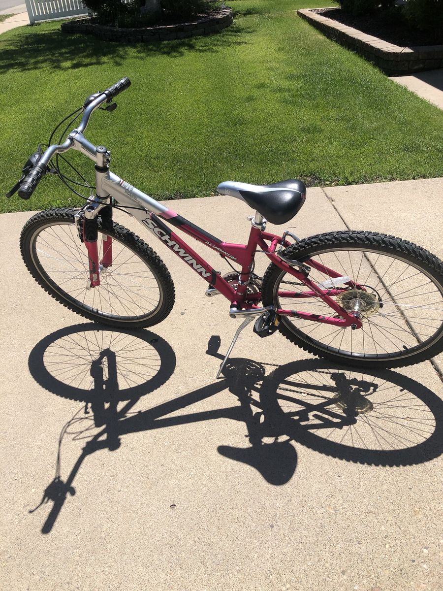 Schwinn women inspired 26” bike