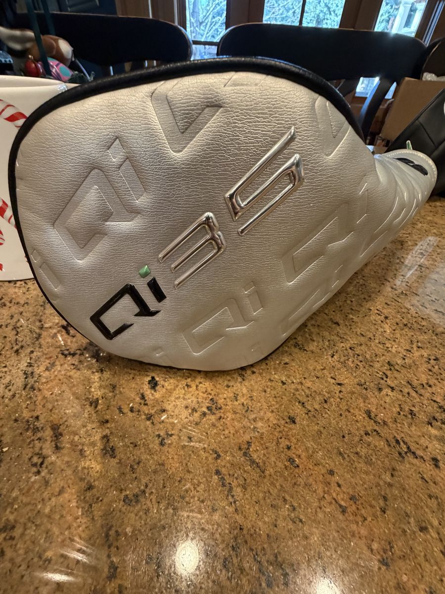 Taylormade Qi35 Driver