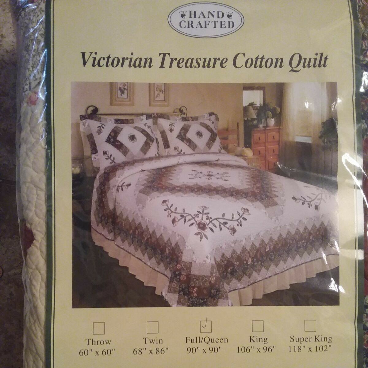 BEAUTIFUL VICTORIAN ROSE QUILT AND SHAMS...90x90