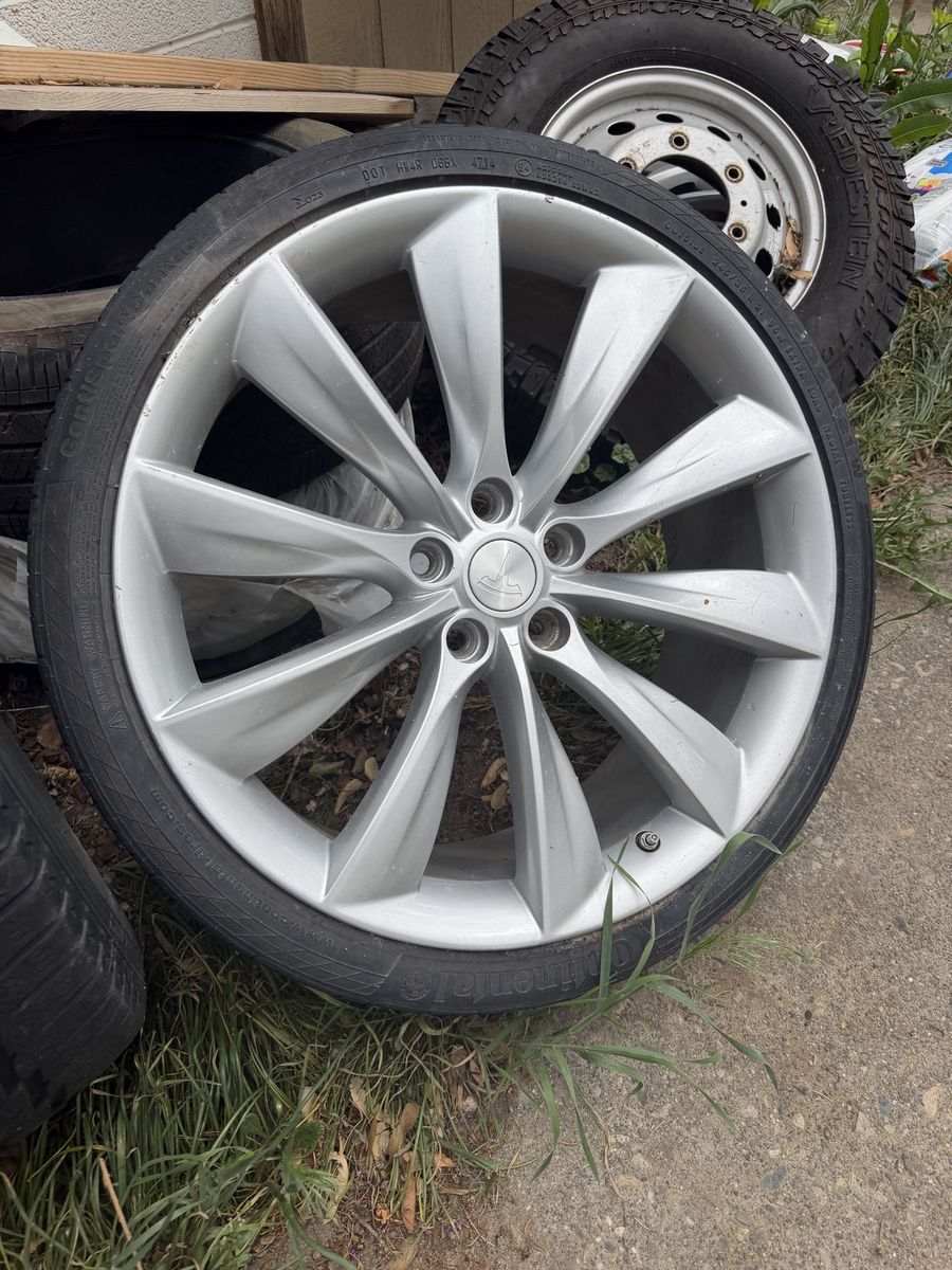 Tesla 21” OEM Wheels & Tires 3 available – 245/35R