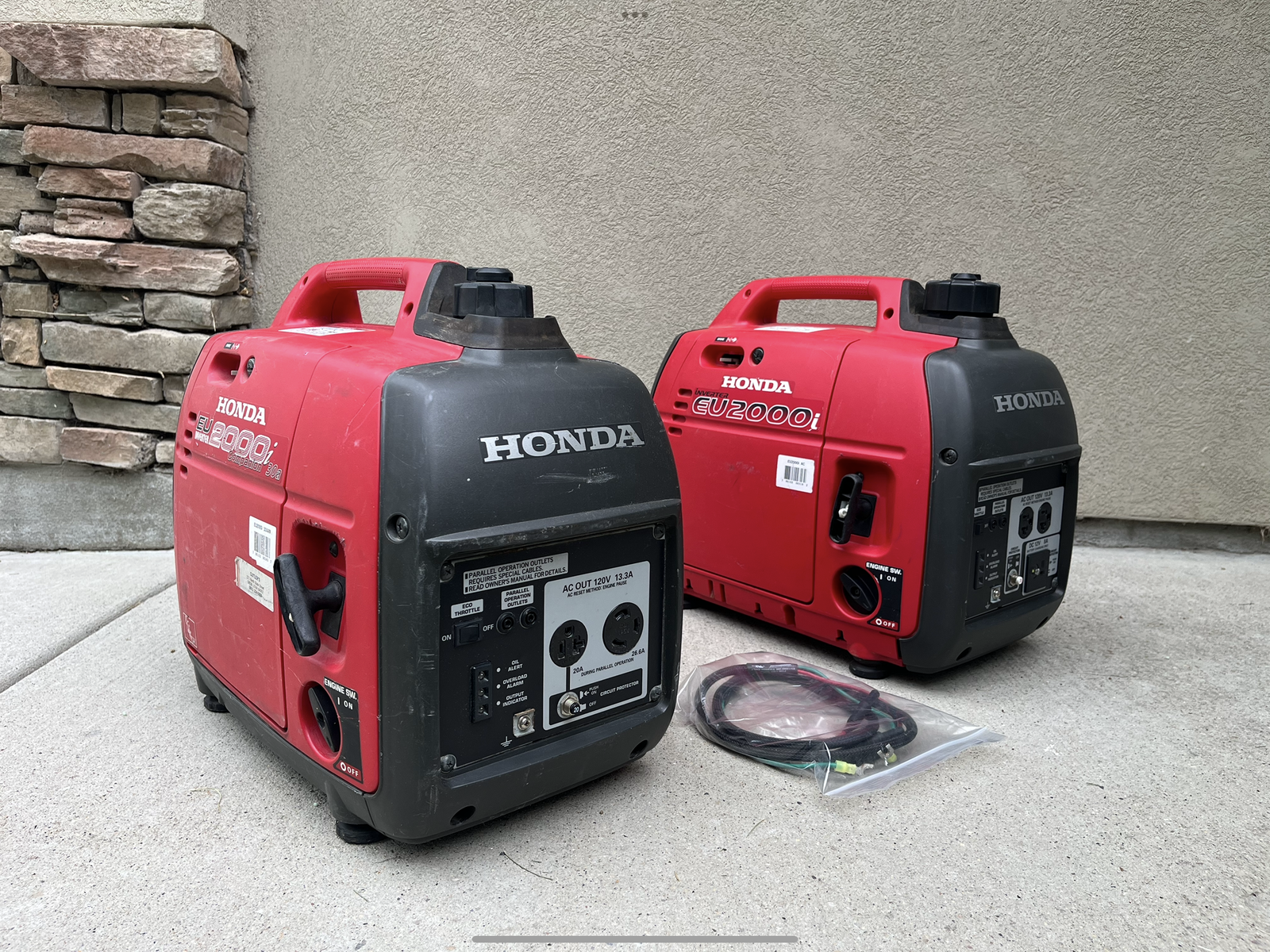 Honda EU 2000 Generator Pair + Parallel Companion Kit