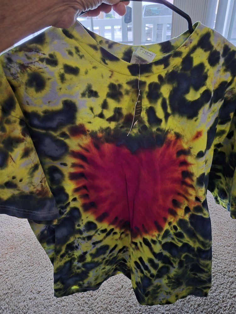 Tie-Dye Graphic T-Shirt Yellow Black Red XL