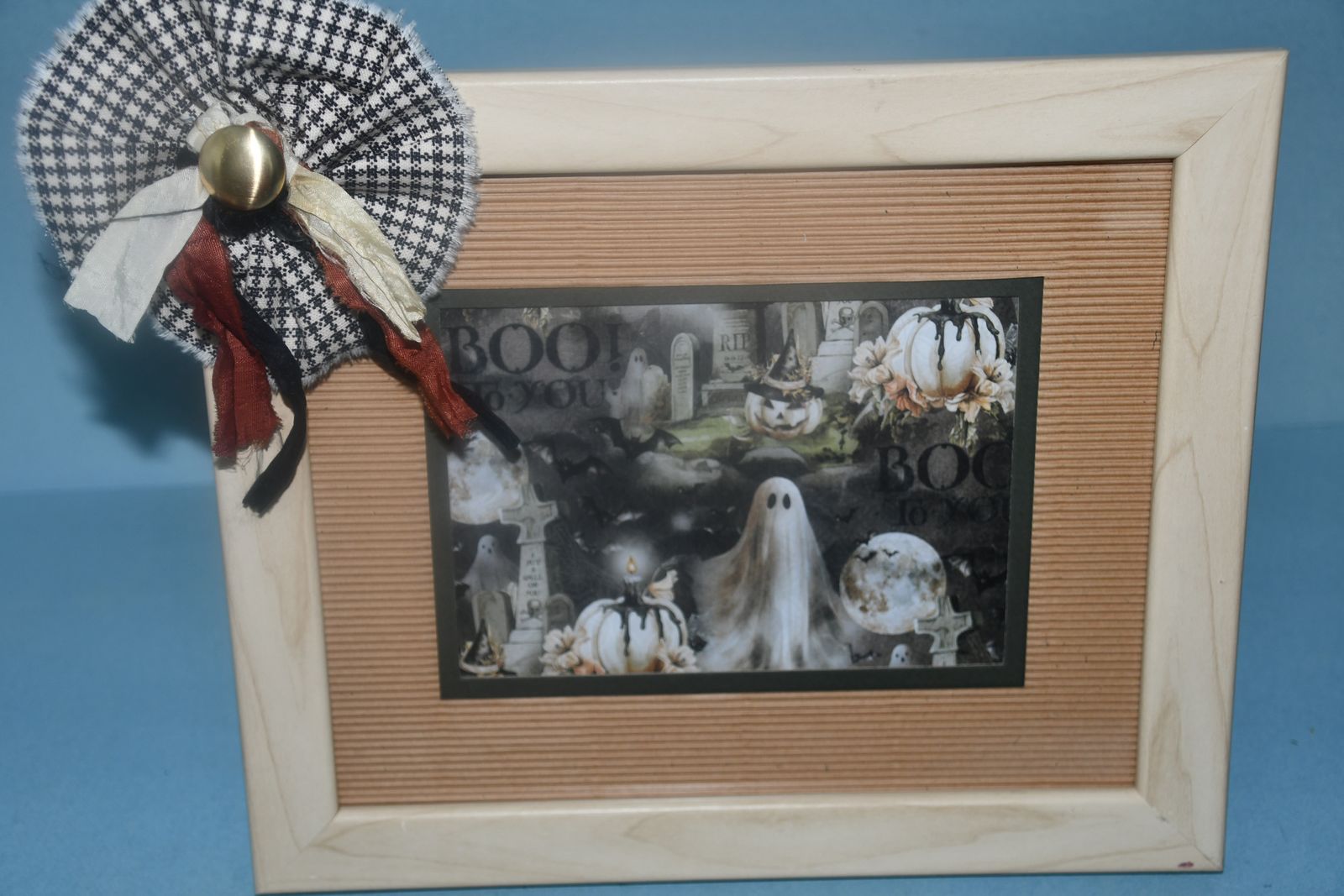 CUTE "HALLOWEEN GHOSTS" PICTURE ~ 10" x 12" FRAMED ~ WOOD FRAME ~ EASEL BACK ~ BOW DETAIL ~ $5