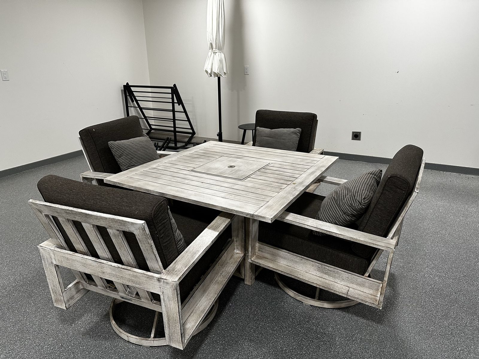 The Frisco 5-piece Fire Pit set