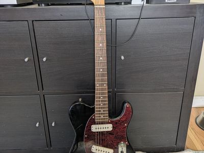 G&L ASAT Special Electric guitar w/ case, strap, and guitar instruction books