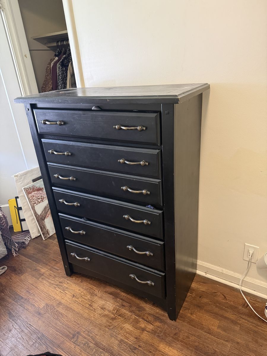 Dresser (18x36x50)