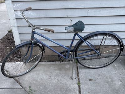 Vintage Schwinn Cruiser Bicycle – Original Survivor